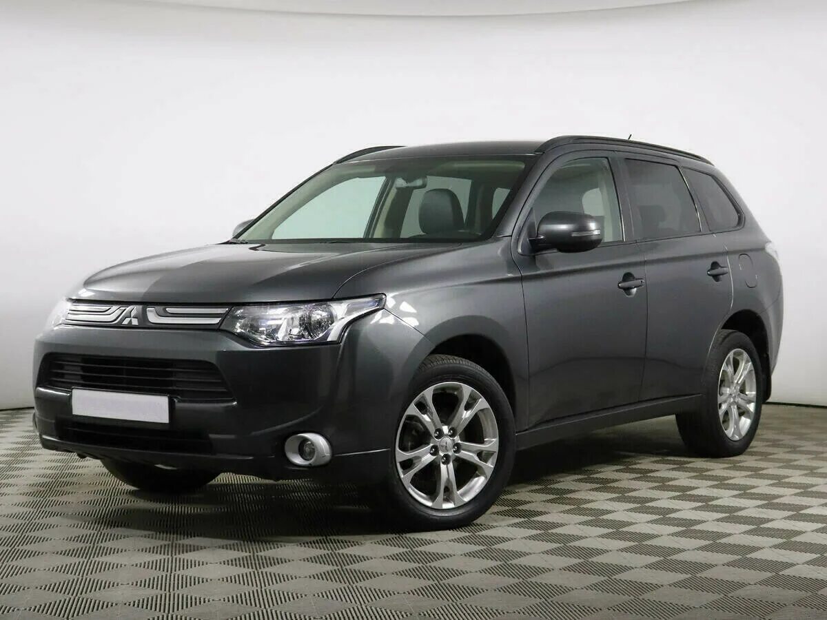 Mitsubishi Outlander 2014. Mitsubishi Outlander 2.0 CVT. Mitsubishi Outlander 2 3.0. Mitsubishi Outlander III (2012-2015).