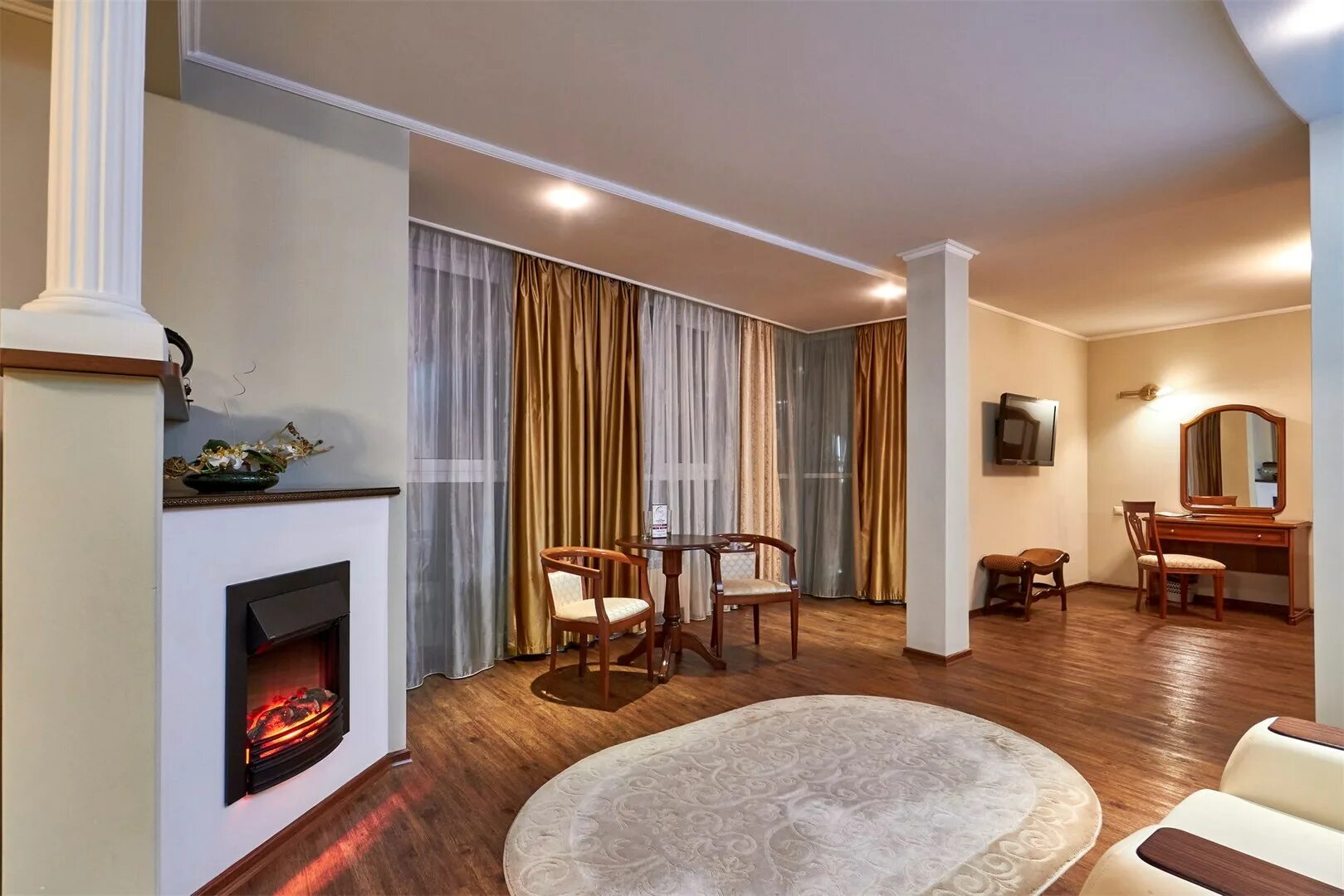 Пионер люкс. Пионер люкс. Пионер люкс. Отель пионер люкс саратов. Богемия саратов гостиница.