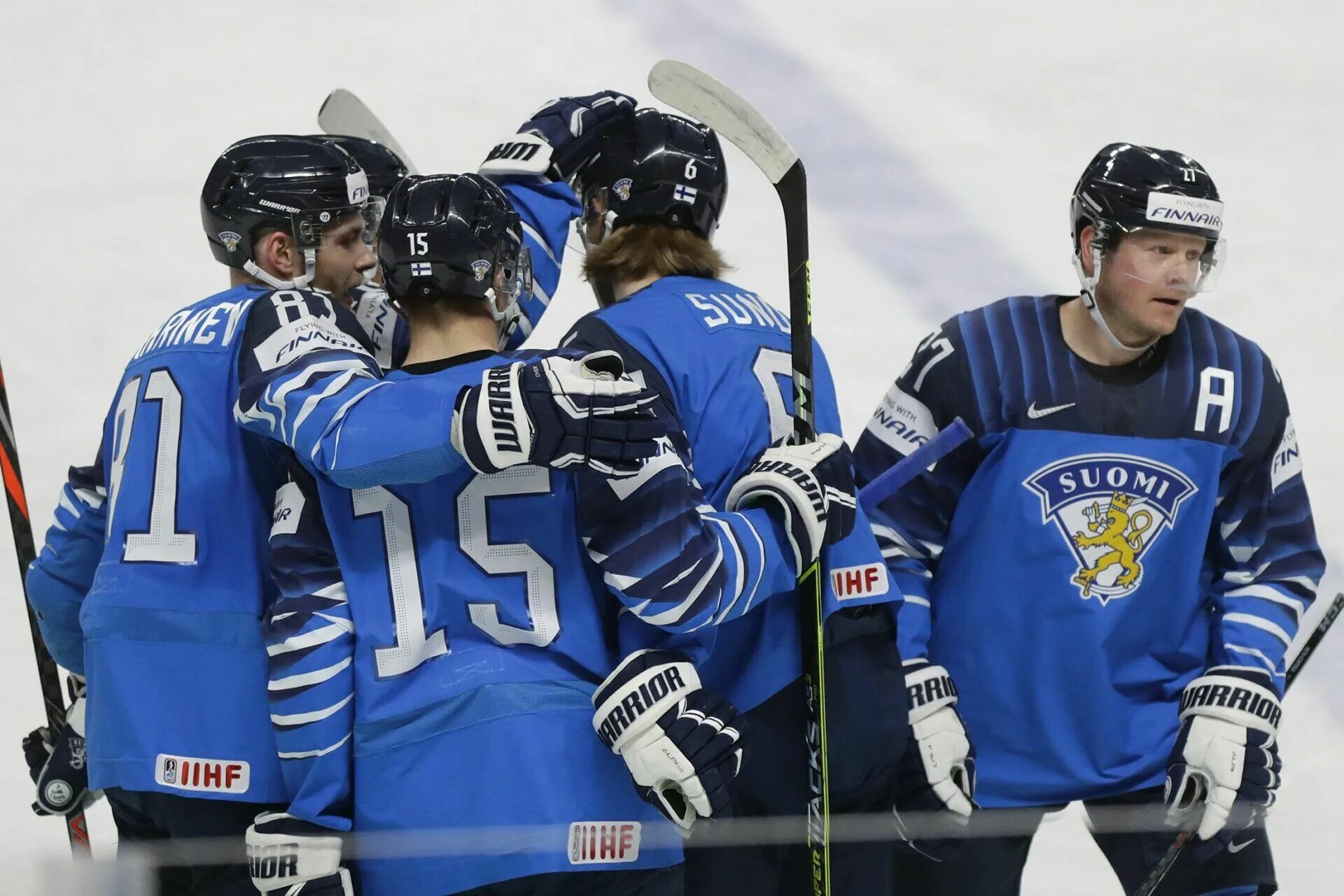 Сборная Финляндии по хоккею. ЧМ по хоккею 2021 Канада Финляндия. Хоккеисты сборной Финляндии. Финская хоккейная команда.
