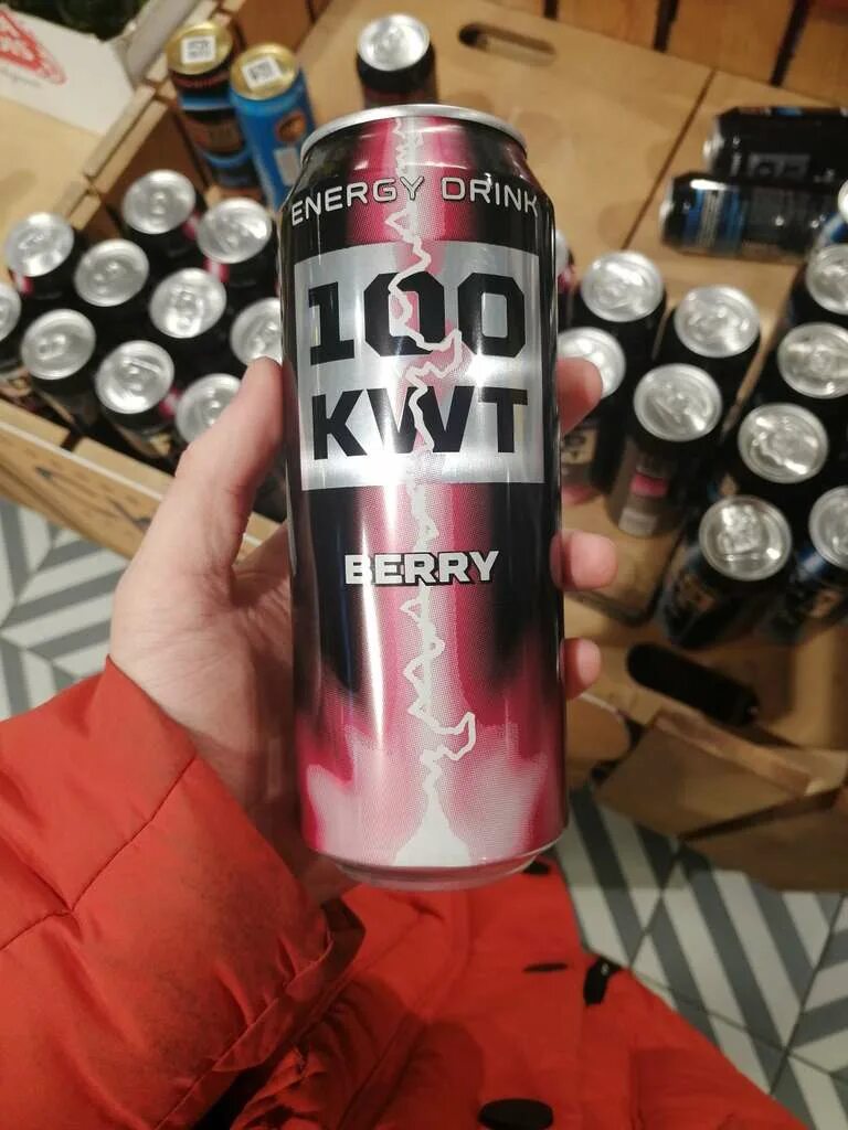 Энергетик 100 KWT Berry. 100 KWT Raw Energy. Напиток 100 KWT Raw Energy. 100 КВТ Энергетик Raw Energy. Красный вольт энергетик