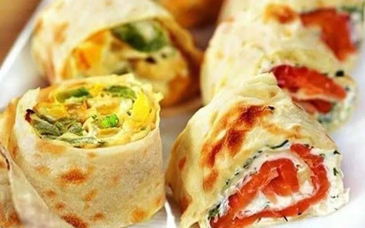 лаваш со сливочным сыром рецепты. закуска в лаваше. лаваш со сливочным сыром рецепты. рулет из лаваша с крабовыми палочками. лаваш со сливочным сыром рецепты.