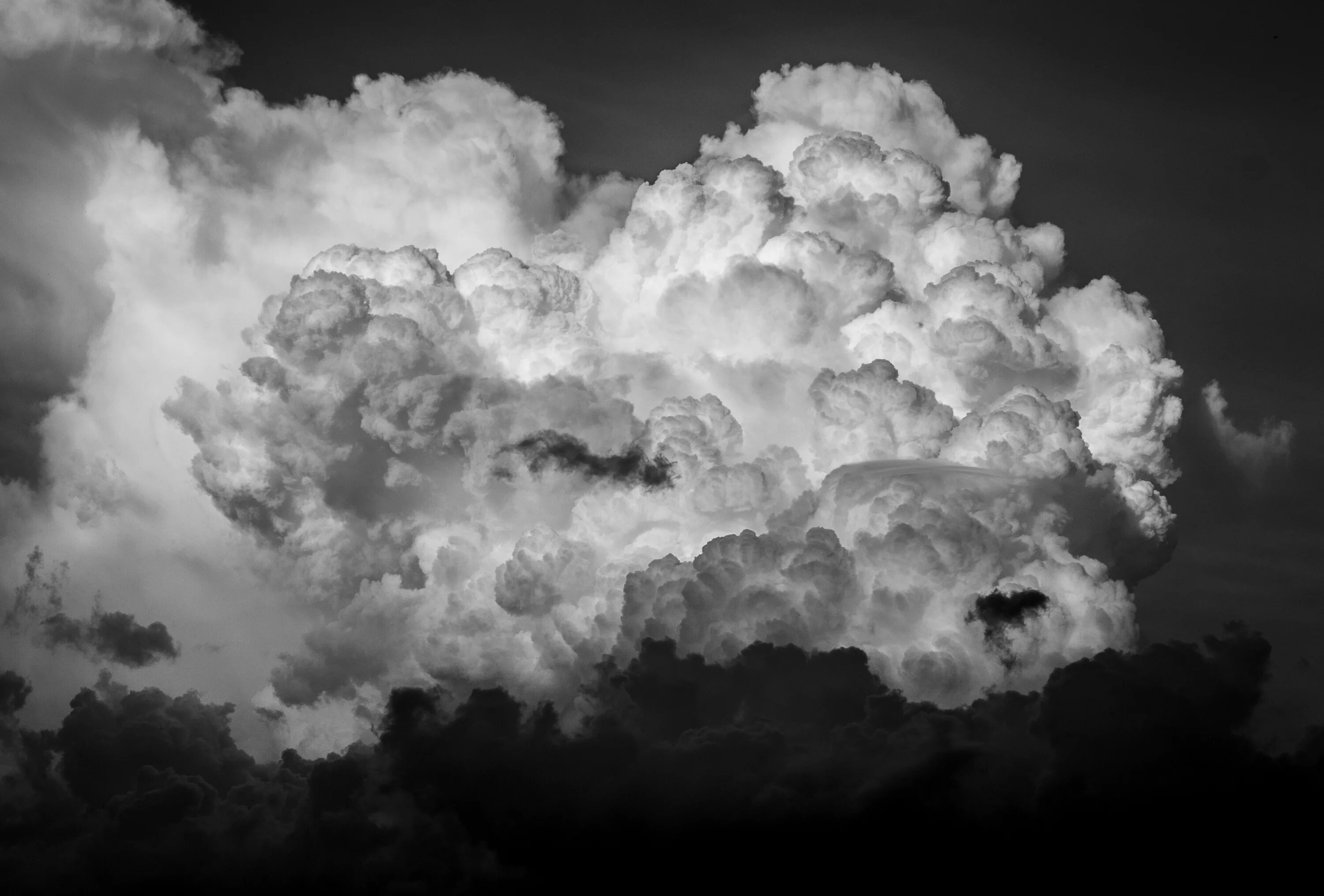 Из за какого вещества облака кажутся белыми. Облака. Мрачные облака. Темные облака. Облака текстура.