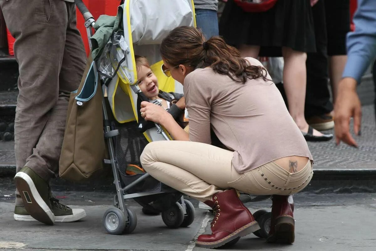 фотосъемка на детской площадке. Flashing kids. радостные дети летом. современные подростки в школе. Flashing kids.