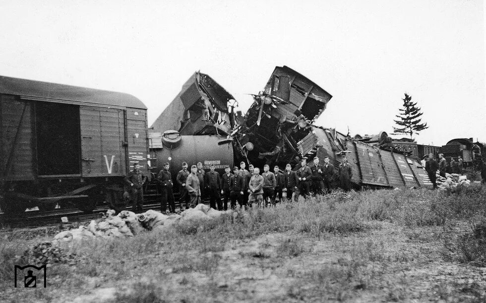 Уничтожен эшелон. Поезд эшелон 1941.