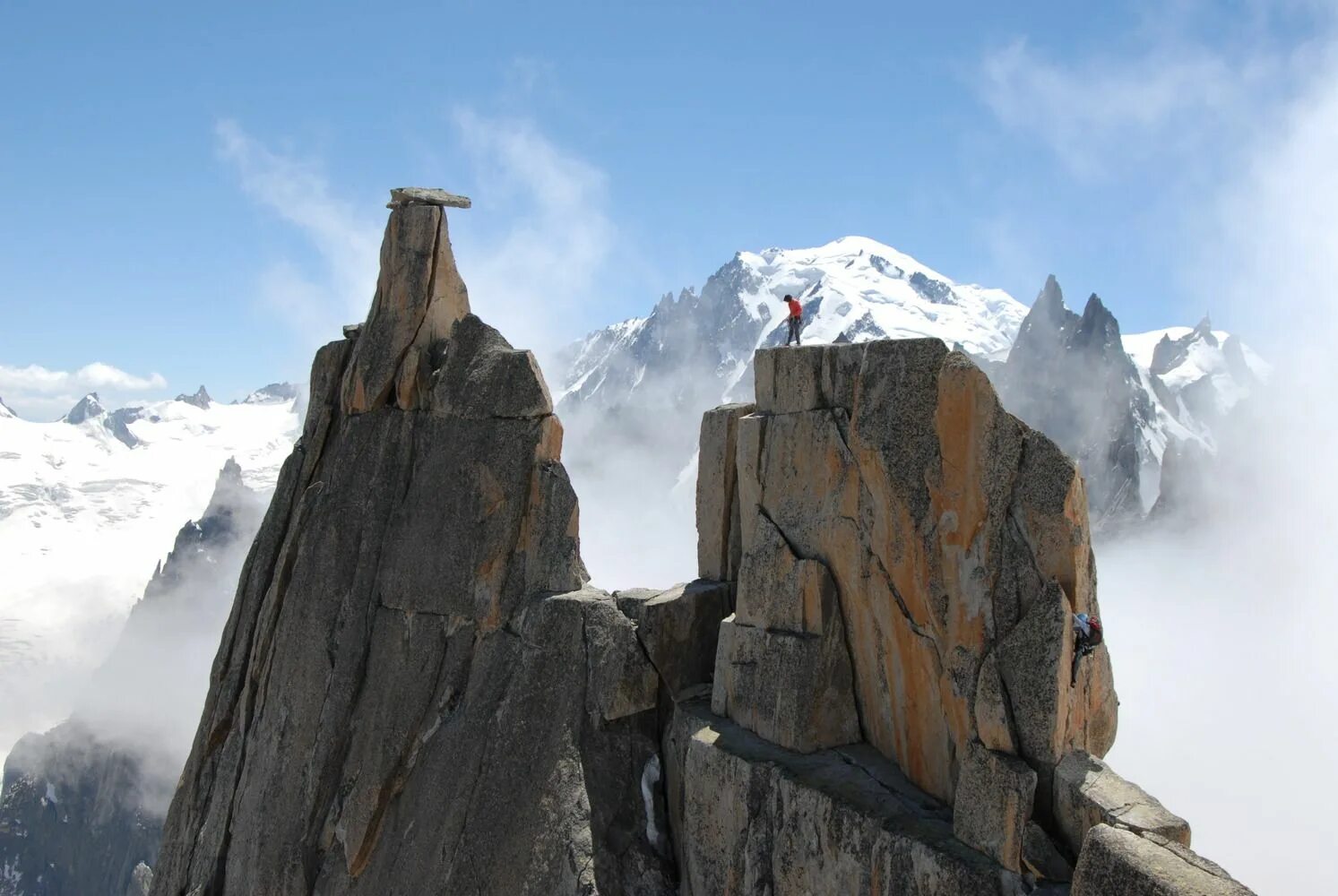 Рассвет в горах эстетика. Горы в тумане. Маттерхорн альпы. Над вершинами 4. Рерих николай константинович гималаи.