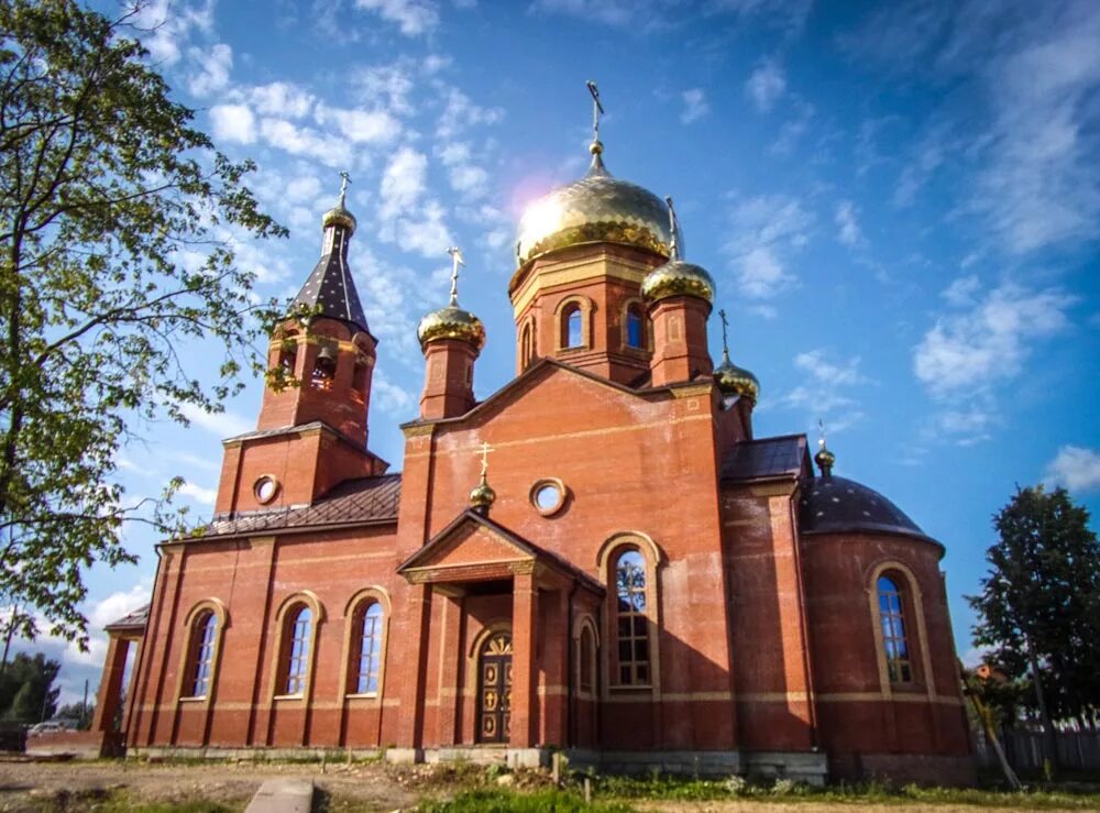 Храм в поселке Октябрьский Пермский край. Церковь Сергия Радонежского Пермского края Октябрьский. Пермский край Октябрьский район поселок Октябрьский. Храм Сергия Радонежского пос Октябрьский Пермский край.