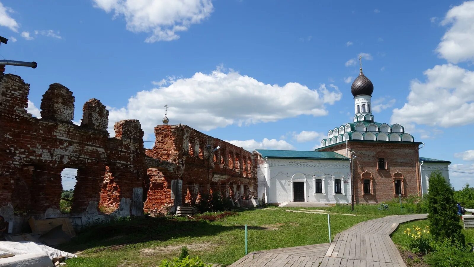 Свято троицкий нижегородская область. Троицкий Островоезерский монастырь. Островоезерский монастырь в Ворсме. Монастырь Ворсма Нижегородская область. Ворсменский Свято-Троицкий Островоезерский монастырь Павлово.