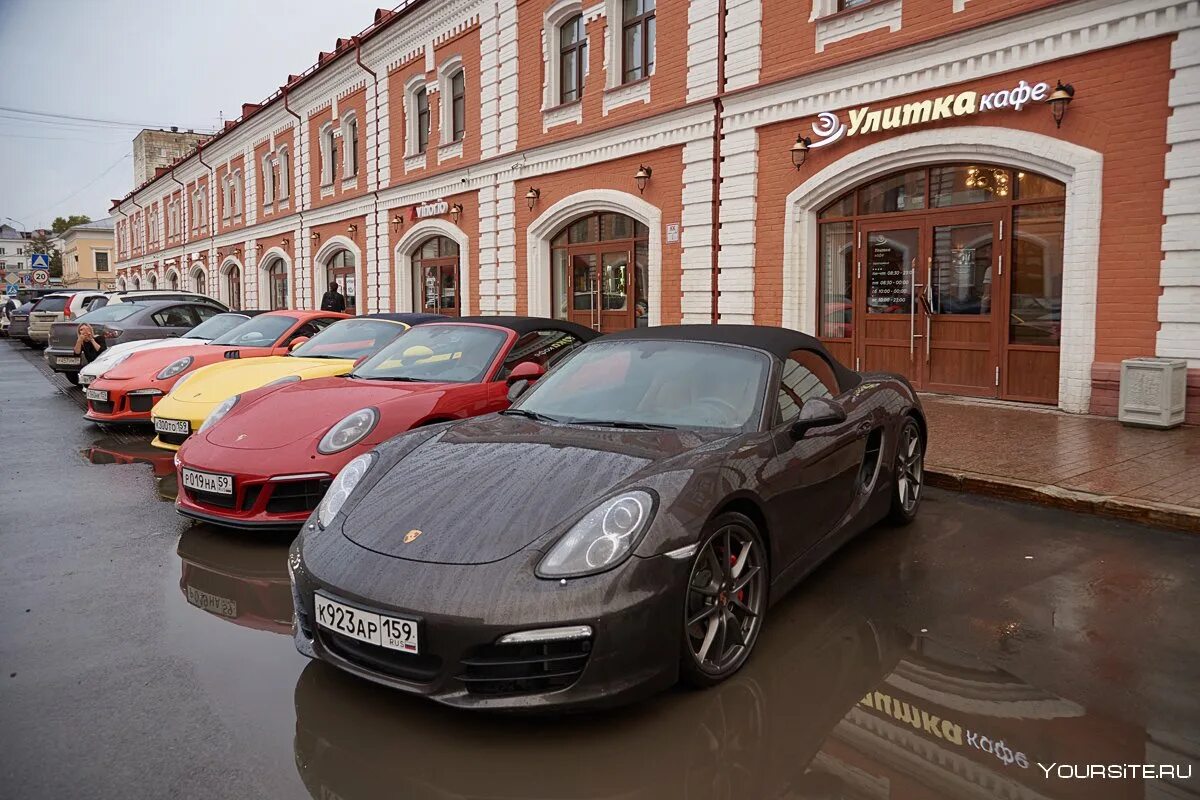 Машины пермь. Порше 911 пермь. порше панамера пермь. дорогие машины в перми. пермские дорогие машины.