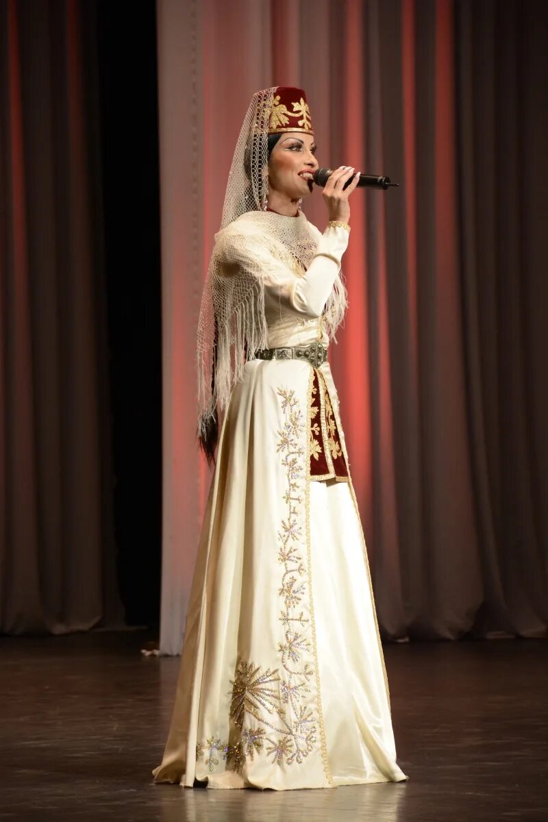 Народные танцы. Ансамбли владикавказа. Асмон ансамбль владикавказ. Ансамбли владикавказа. Ансамбли владикавказа.