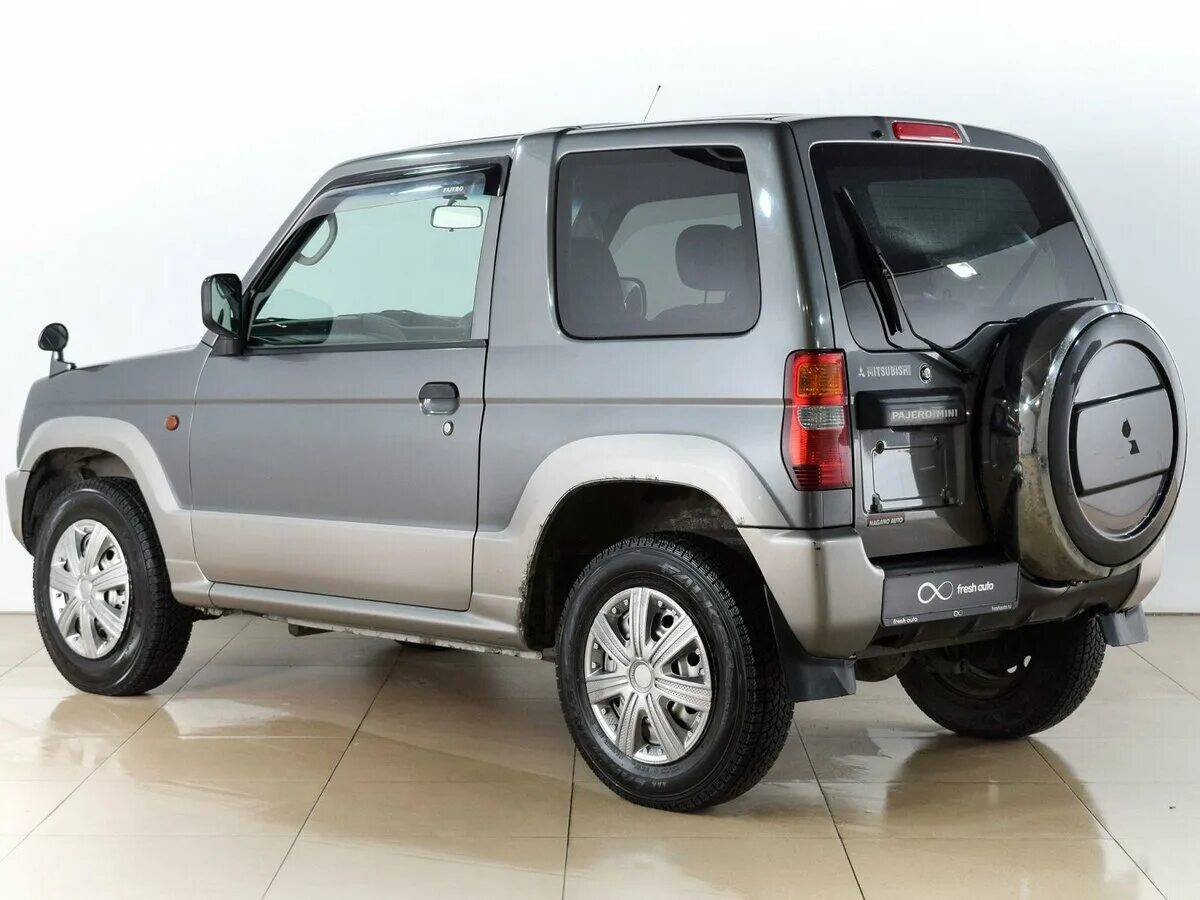 Штамповки митсубиси паджеро мини. Mitsubishi pajero mini 2002. Pajero mini 2001. Ремонт паджеро мини. Паджеро мини 5 дверей.