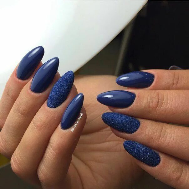 Дизайн синего маникюра миндаль Pin by Ольга on Nails Almond acrylic nails, Blue nail art designs, Blue acrylic
