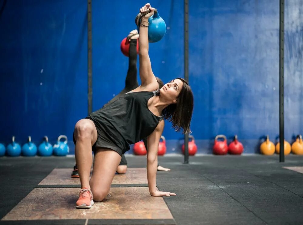 Кроссфит функциональный тренинг. Кроссфит тренировки. Фитнес кроссфит. Crossfit что это. Crossfit что это.