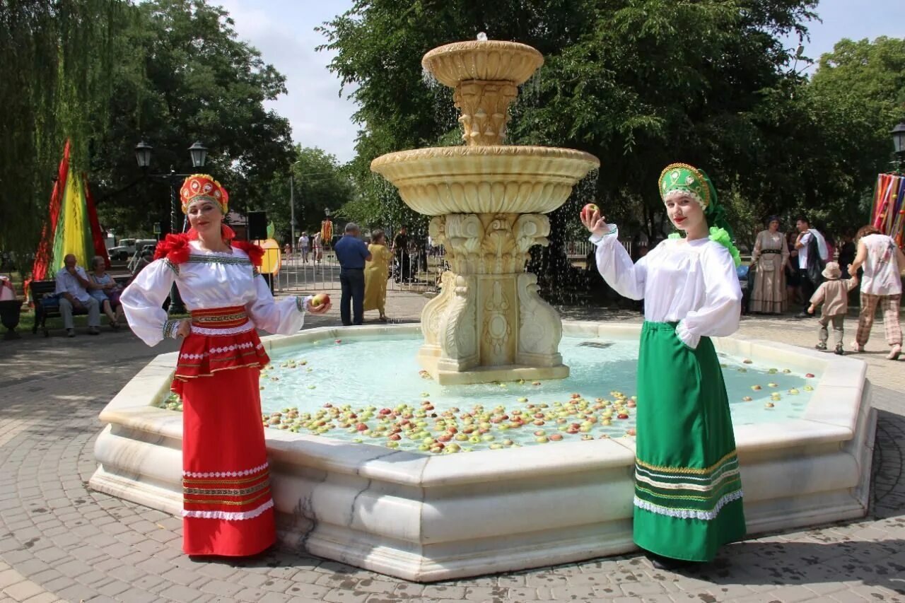 Рп5 георгиевск ставропольский. Яблочный фестиваль Георгиевск. Ставропольский край фестивали. Фестиваль Ставрополь. Георгиевск фестиваль Ставропольское яблоко Элегия.