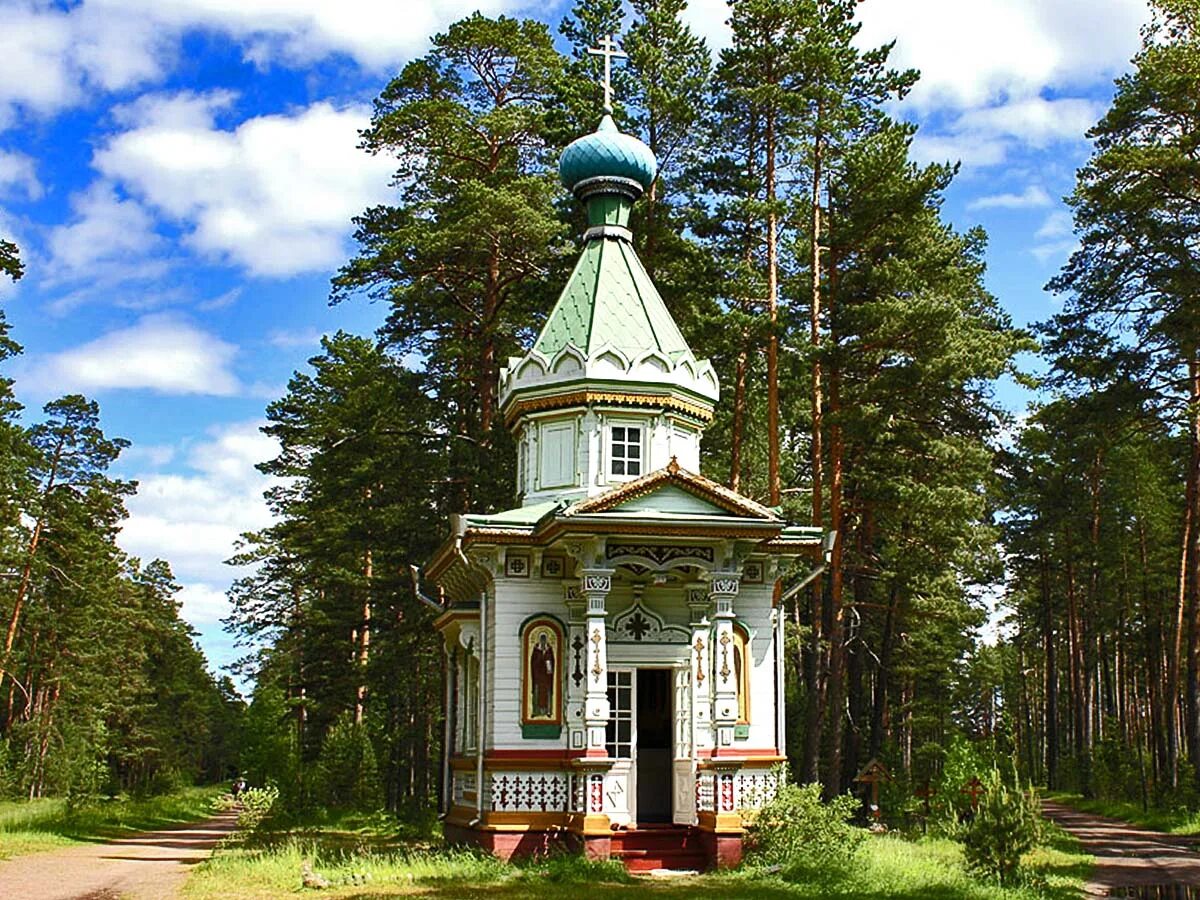 Валаамская улица. Остров Валаам Коневский скит. Остров Коневец скит. Приозерск остров Коневец. Коневский монастырь. Коневский скит Коневец.