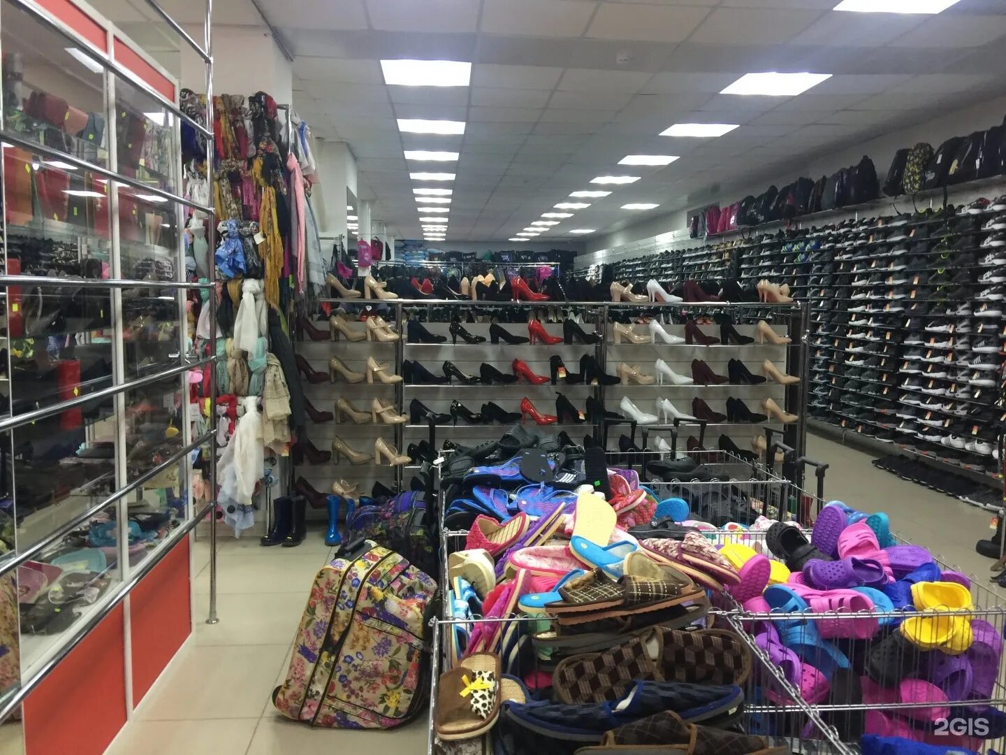 айнюша обувь бийск. магазин одежды и обуви. комиссионка обувь. магазин модный город бийск. одежда обувь бийск.