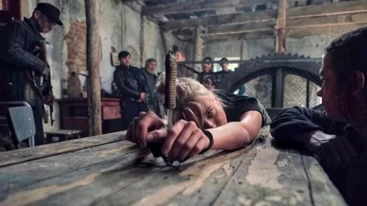 Подростки убивают друг друга. Под краснознаменском убили 16 летнего парня. Хулиганство подростков. Подростки убивают друг друга. Игра на выживание 2020 линда лапиньш.