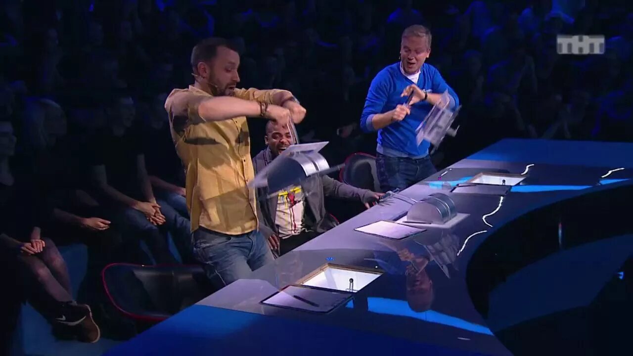 Камеди батл судьи. Камеди батл жюри азамат. Жюри батла. Comedy battle 2019 жюри. Жюри батла.