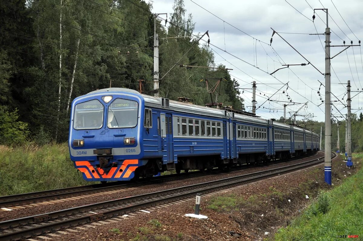 Эд4м 0043. Эд4м 181. Эд4м-0181 туалет. Зеленоградская станция Ярославской ЖД. Электрички софрино александров