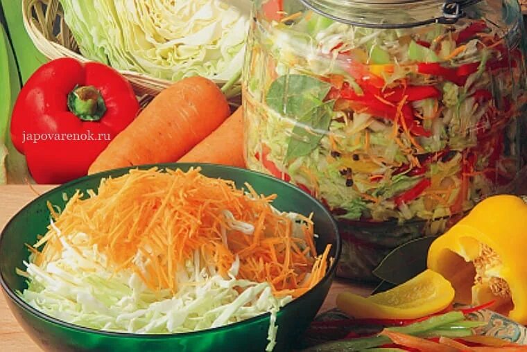 Капуста с болгарским перцем. Кухня наизнанку заготовки на зиму. Салат провансаль из капусты с болгарским перцем и морковью. Капуста квашеная со сладким перцем. Маринованная капуста сладким перцем.