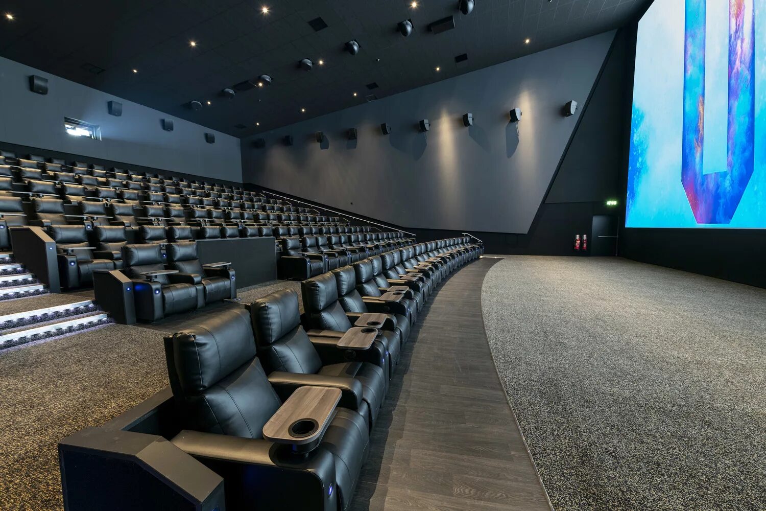 Best cinemas. Аймакс 3д каро октябрь. The best cinema in london. Best cinema in the world. Best cinemas.