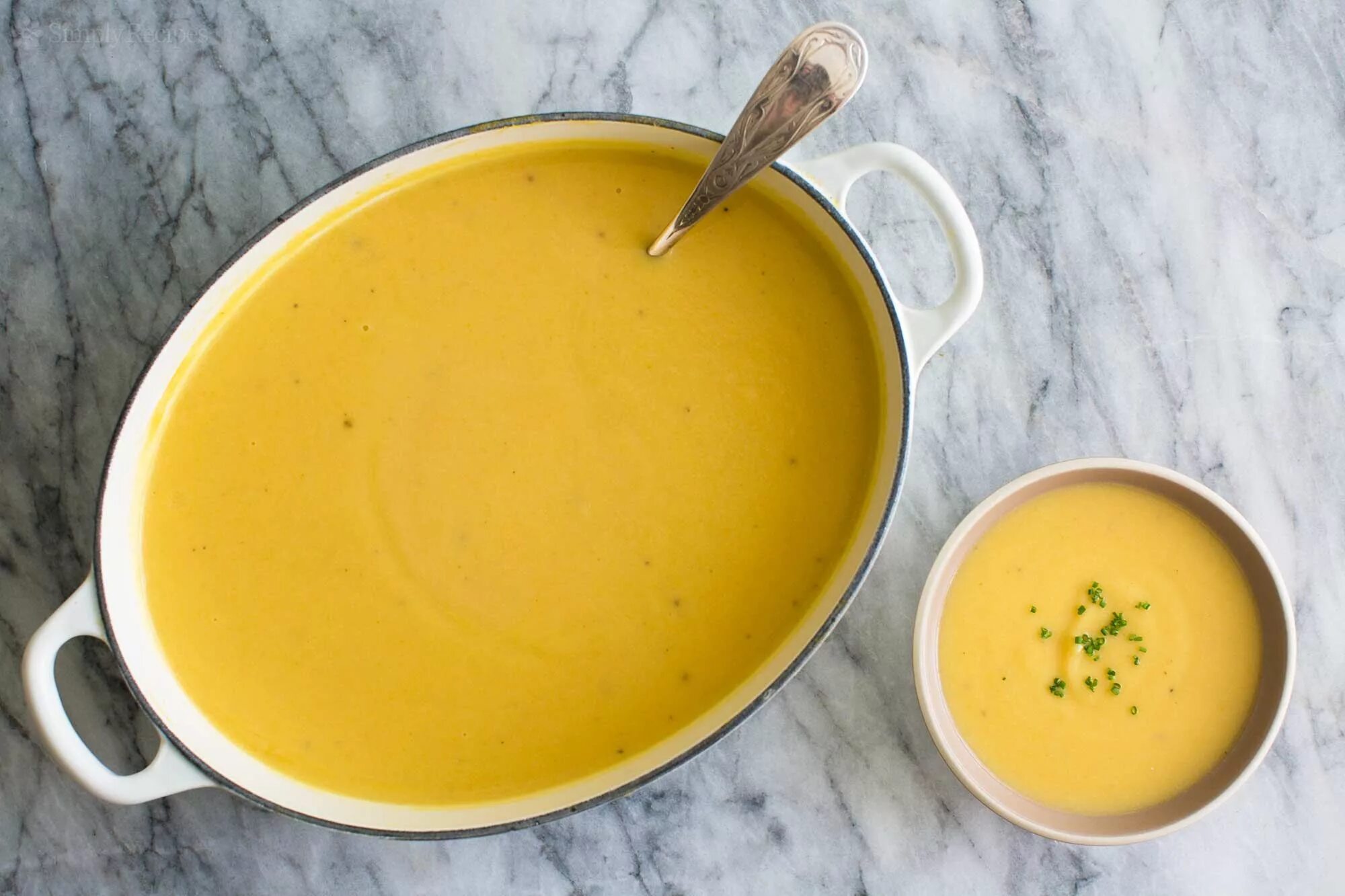 Good soup. Сырный суп Чеддер. Чеддер суп крем. Суп из сыра Чеддер. Написать цвет сырного супа пюре.