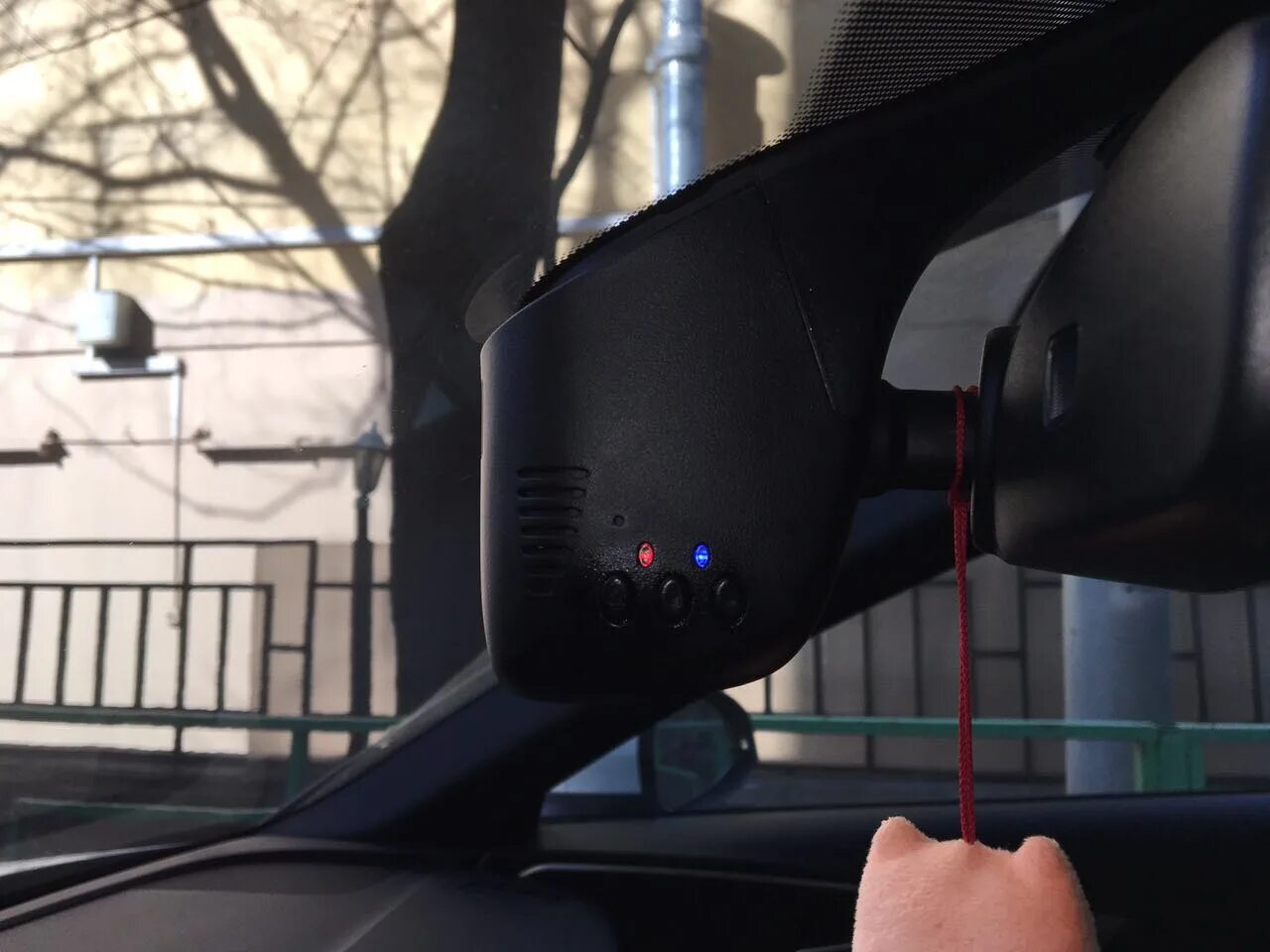 Optimal dvr. Cobra 02a видеорегистратор. Штатный регистратор мерседес w222. Скрытый видеорегистратор optimal-dvr для ауди q7. Видеорегистратор в мерседес 222.