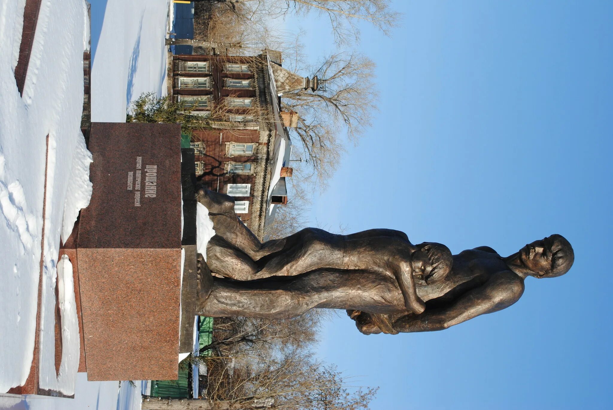 Мемориал Барнаул. Памятник Ползунова Барнаул. Памятник Шукшину в Барнауле. Памятник прощание Барнаул.