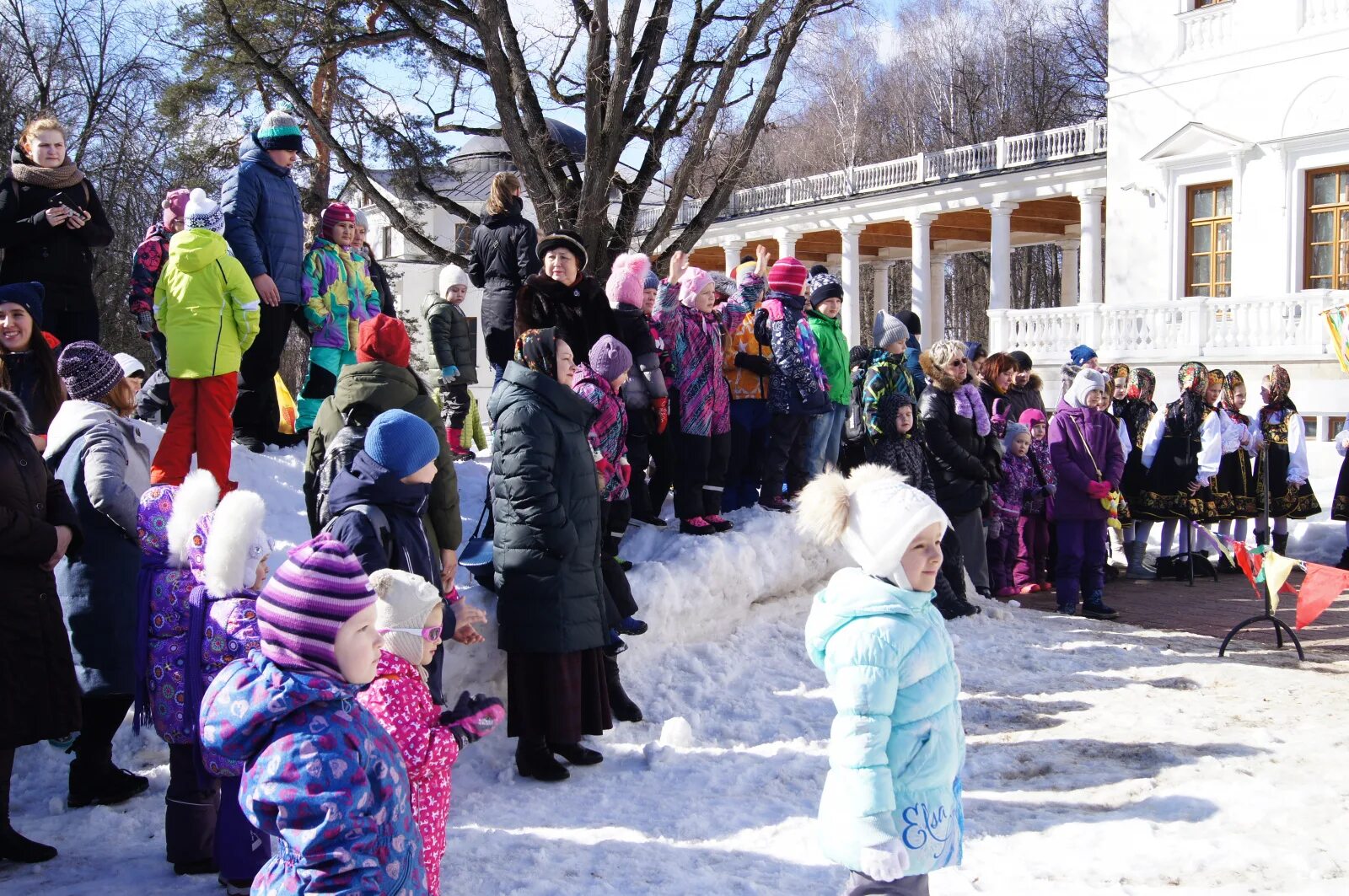 масленица 2022 в остафьево тасс. масленица в остафьево. остафьево музей-усадьба масленица 2023. остафьево масленица. масленица в остафьево 2022.