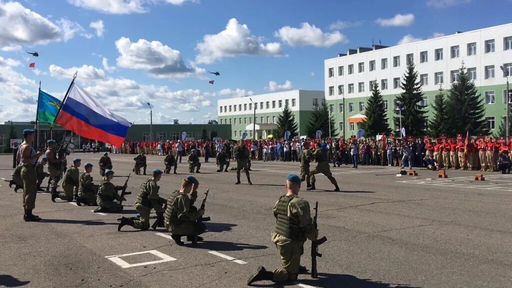Таманская дивизия калининец. 2 таманская мотострелковая дивизия. Таманская мотострелковая дивизия калининец. Командир таманской дивизии 2022. Таманская дивизия наро-фоминск.