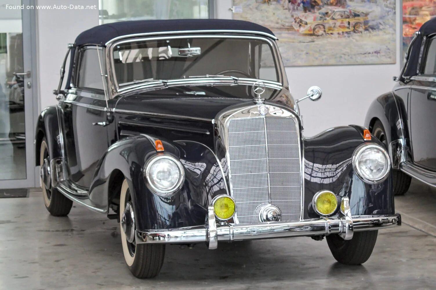 Мерседес 1951 года. Mercedes-Benz 220 (w187). Mercedes-Benz 220 w187 (1951). Мерседес w187 220 1953. Мерседес Benz 220 w187.