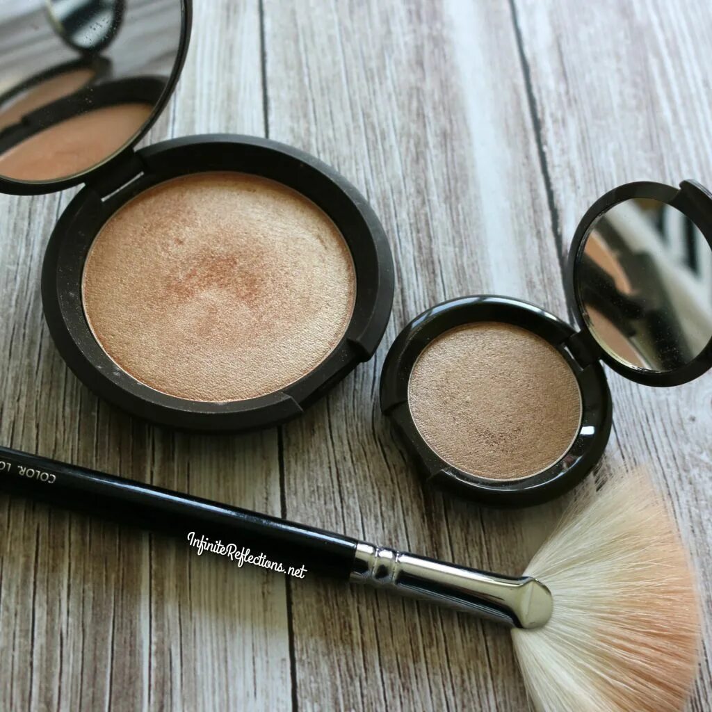 B color хайлайтер. Becca хайлайтер. Хайлайтер Бекка. Пудровый хайлайтер Becca. Becca Champagne Pop.