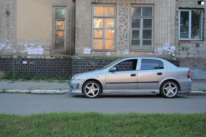 Шины шевроле вива. Opel Astra g r16. Opel Astra g на 16 дисках. Opel Astra g r17. Opel Astra g 2000 года r 16.