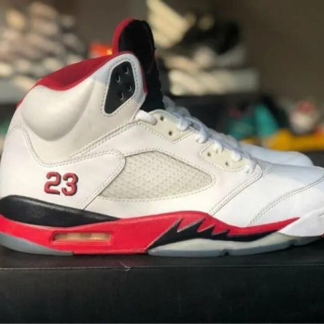 Air jordan 5 retro red. Nike air jordan 5 low. Файер машина. Air jordan 5. 5 в огне.