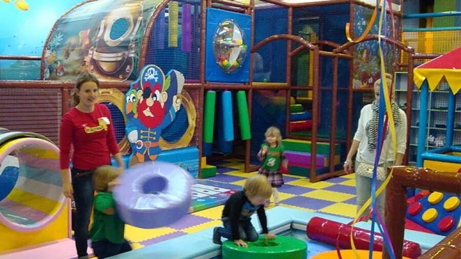 батутный центр в обнинске на курчатова. детский развлекательный центр обнинск. батутный парк zkidz club, обнинск. чайлэнд обнинск. космостар обнинск.