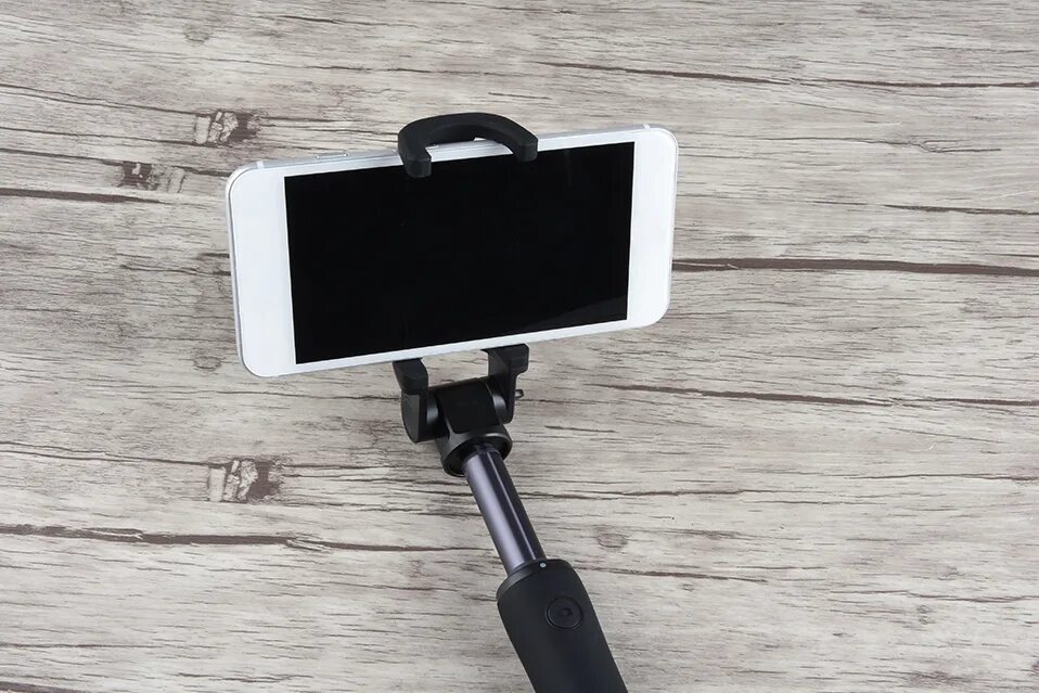 Mi bluetooth selfie stick. Селфи палка Xiaomi. Xiaomi селфи палка Bluetooth. Монопод-трипод Xiaomi selfie Stick Tripod. Монопод Xiaomi Tripod selfie Stick Black.