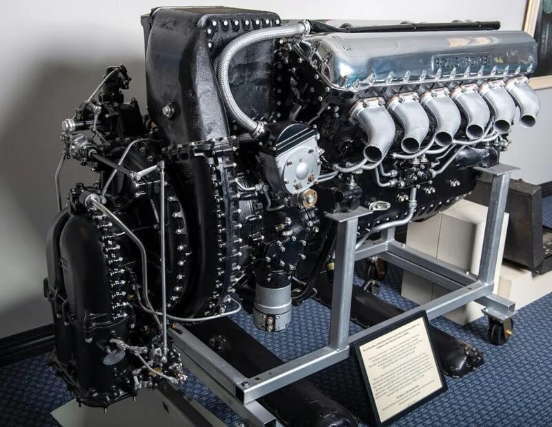 12 двиг. Двигатель Роллс Ройс v12. V12 Rolls-Royce Merlin. Двигатель Роллс Ройс Фантом v12. Rolls Royce Merlin v12 Spitfire.