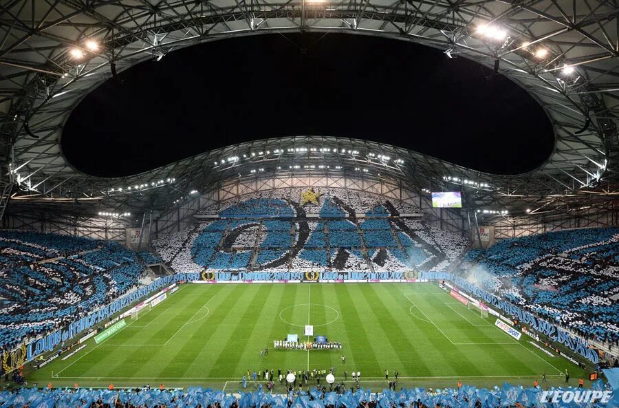 Стадионы 1 8. Olympique Marseille стадион. Stade Velodrome Marseille. Ювентус Стэдиум стадион лига чемпионов.