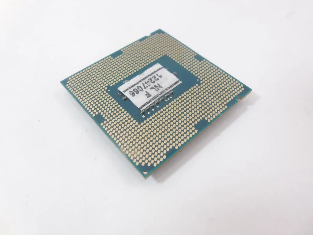 Intel Core i3. Процессор: Intel i3-4130. Intel Core 3 4130. Процессор Intel Core i3 inside.