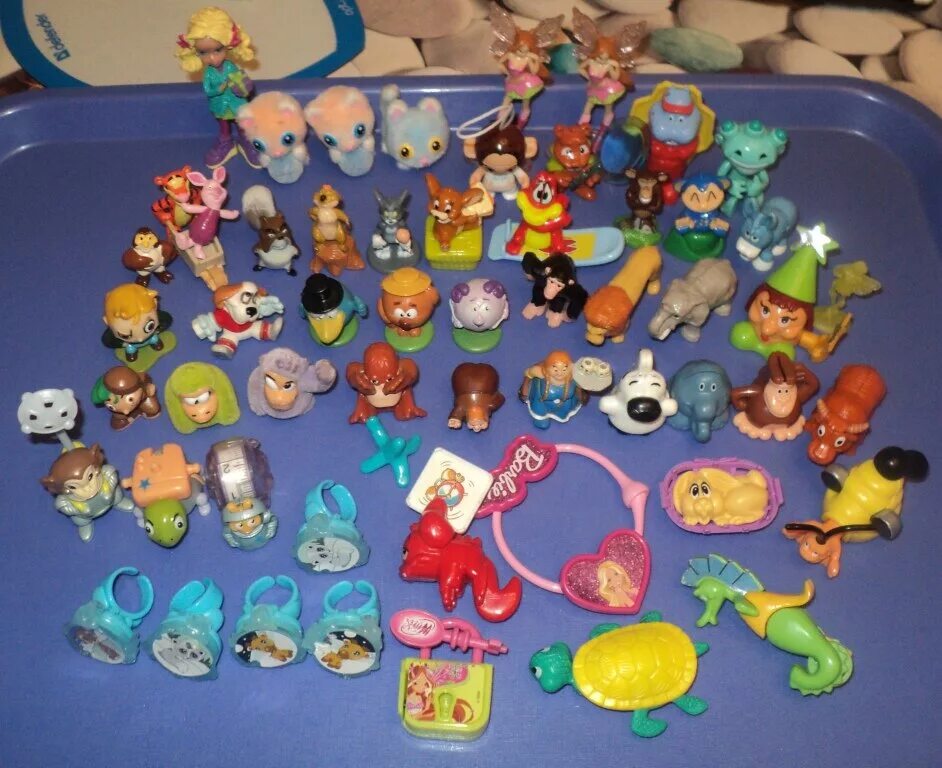 Коллекция киндеров бегемотики 1992. Сюрпризы старый. Игрушки из киндера сурприз. Игрушки из кидерсюрпирза. Коллекции кинлерсбрпризов.