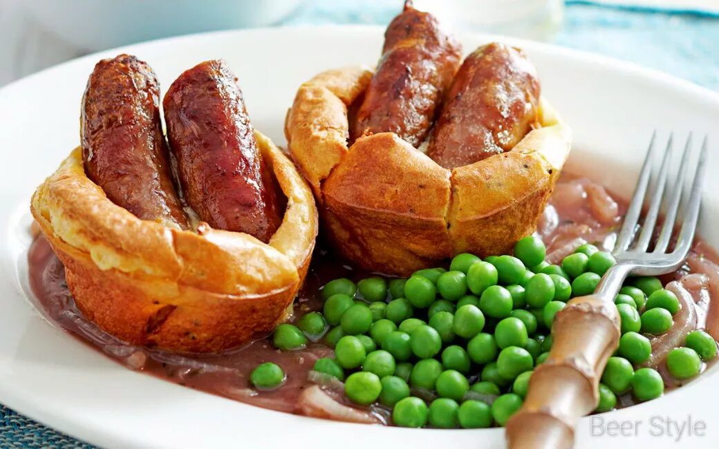 Булочки в виде лягушек. Жаба в норке toad in the hole/ sausage toad. Жаба в тесте. Toad in the hole блюдо. Жаба в тесте.