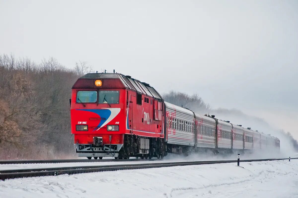 Поезд ртищево петербург. Тэп70 и тэп70бс. Тэп70бс 002. Тэп70бс Крымская ЖД. Тэп70бс тяговый агрегат.