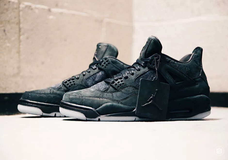 Nike kaws 4. Air Jordan 4 KAWS. Nike Air Jordan 4 KAWS. Nike Air Jordan 4 Retro KAWS Black. Nike Air Jordan 4 KAWS Black.