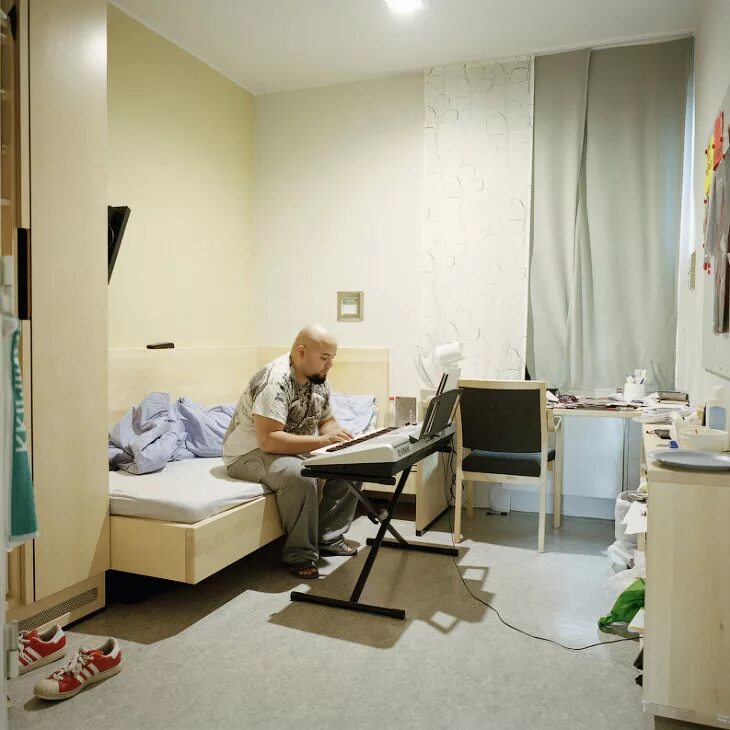 Лена это я петя выглядит еще. Скала джонсон брат близнец. Прикольные кошки с надписями. Как выглядит как выглядит кот. Я лена выглядит еще хуже.