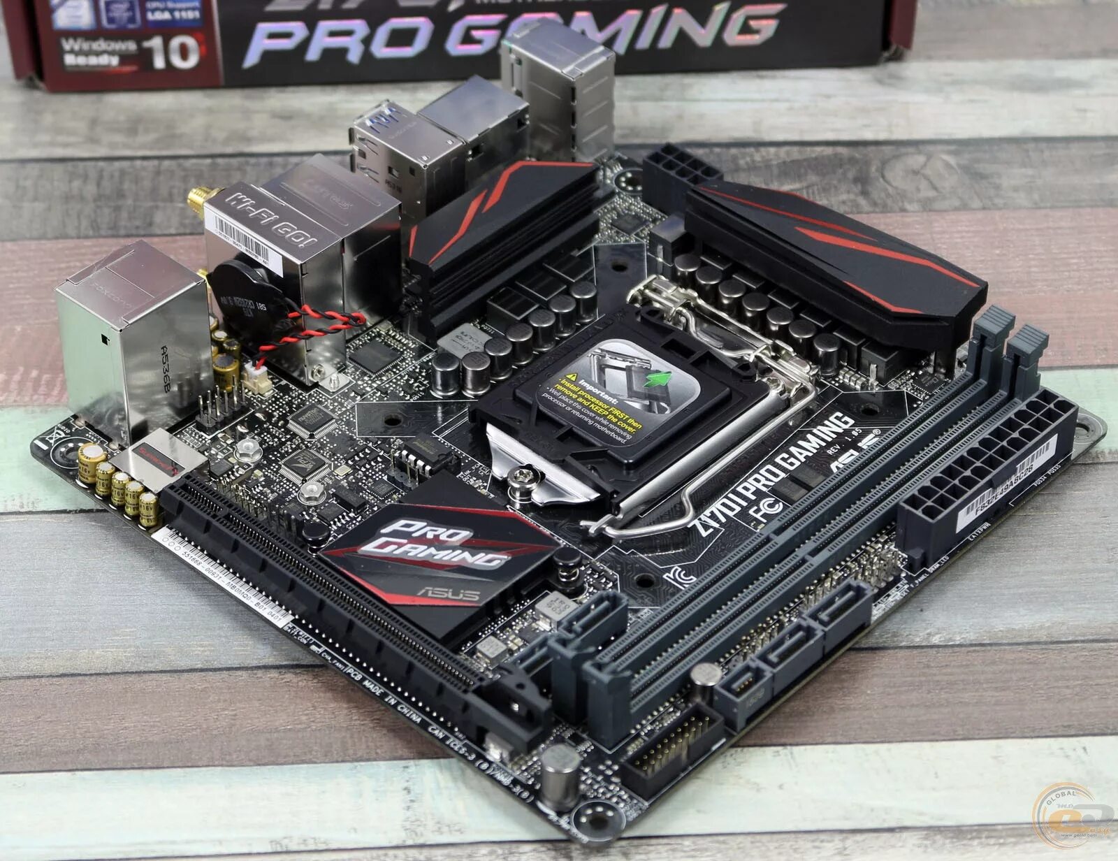 Asus z170i pro gaming. ITX ASUS z170. ASUS z170 Pro. ASUS материнки z170. Асус z170 мини.