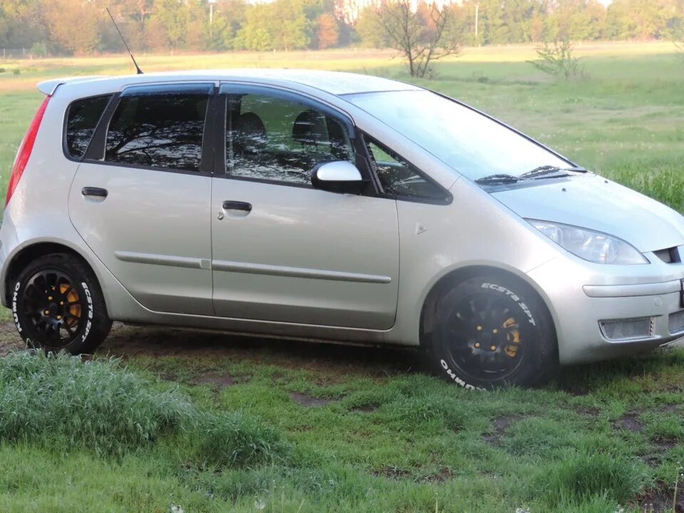 Mitsubishi colt 6. Mitsubishi Colt 6 серый. Mitsubishi Colt серый. Мицубиси Кольт 6 поколения.