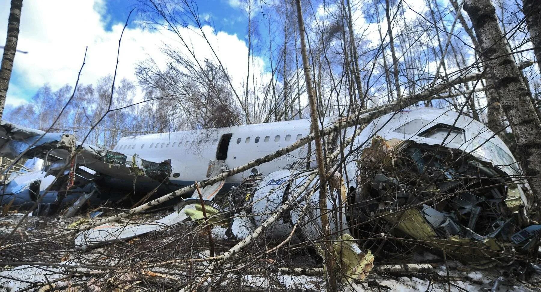 Покажи упавший самолет