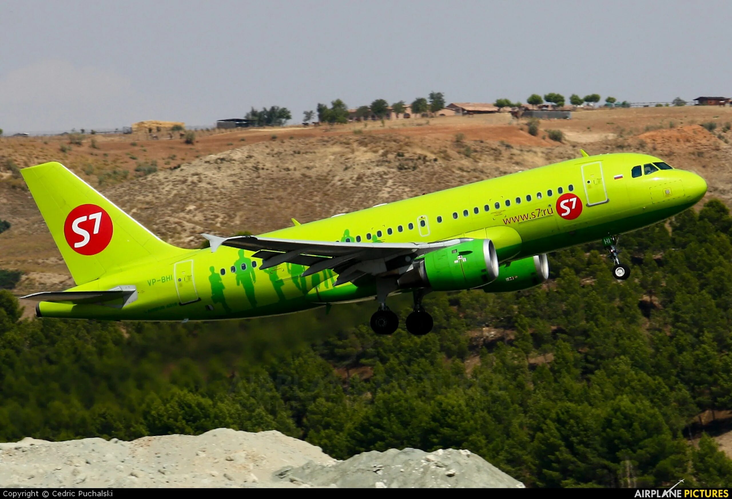 S 7 seven. S7 Airlines авиакомпания. Самолет Севен 7. Самолёт с7 Эйрлайнс. S7 Эйрлайнс самолёты.