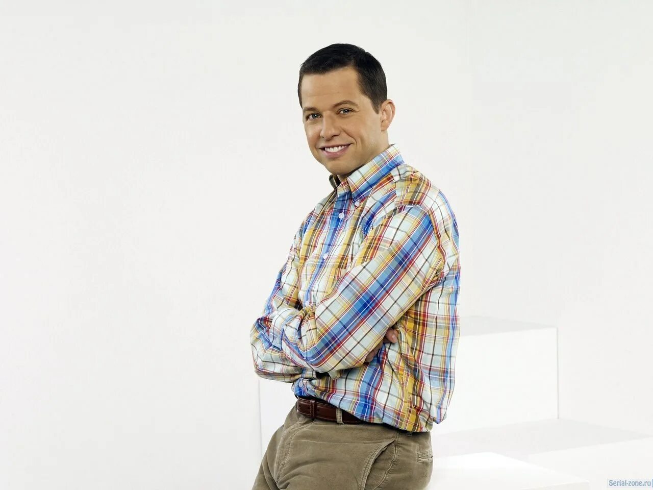 Пол человеку слушать. 5 человек. Два человека сидят. Разговор двух мужчин. Пол человеку слушать.