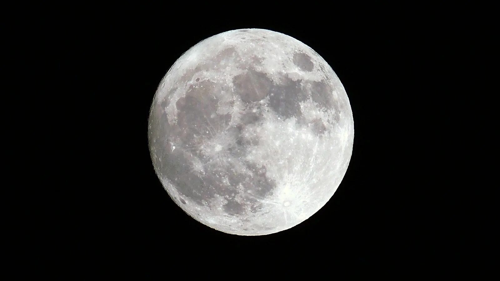 Часть луны 5. Яркость Луны. DBL Keys BP .;yjuj gjkeifhbz. Луна в Северном полушарии полная. Правда что раньше Луна была ближе.
