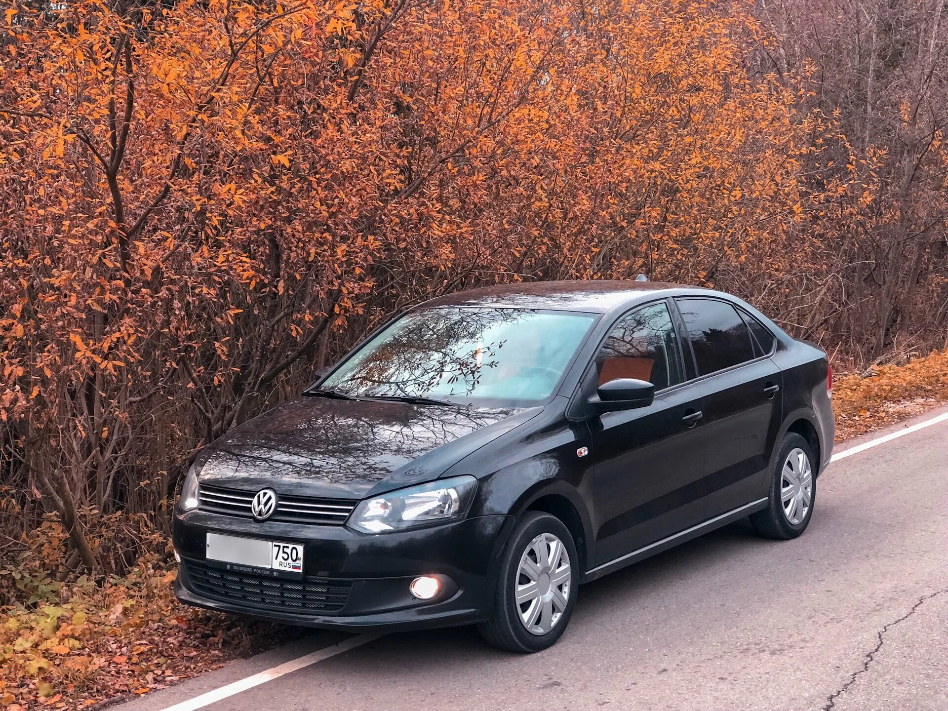 Купить машину фольксваген поло. Volkswagen Polo sedan. Volkswagen Polo sedan (2010). Volkswagen Polo sedan 2016 черный. Volkswagen Polo sedan 2010 черный.